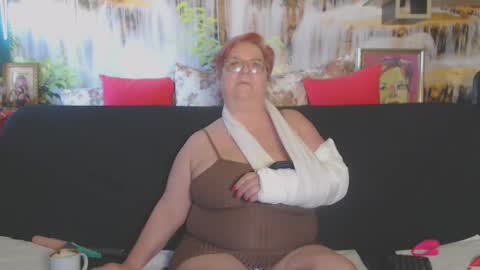 Snapshot of queenpammy chatting on 03/05/25, 10:11 QueenPammy online show from 03/05/25, 10:11