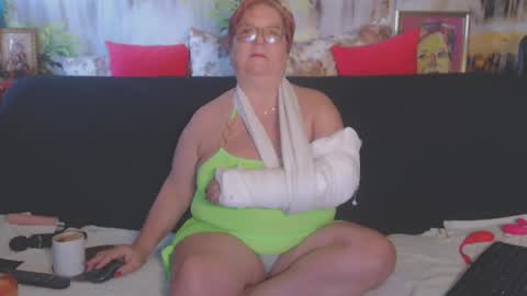 Snapshot of queenpammy chatting on 03/06/25, 07:03 QueenPammy online show from 03/06/25, 07:03