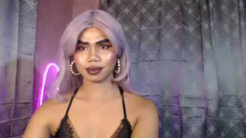 queenpinayebony_xx online show from 04/25/26, 11:57