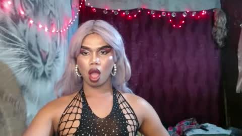 queenpinayebony_xx online show from 05/07/26, 03:28