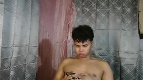 queenpinayebony_xx online show from 05/13/26, 04:48