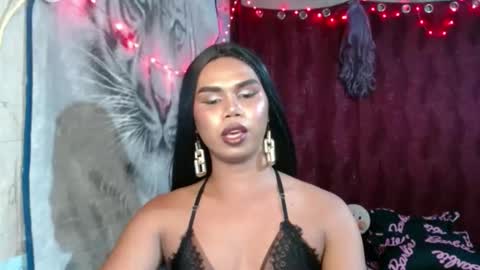 queenpinayebony_xx online show from 05/19/26, 11:05