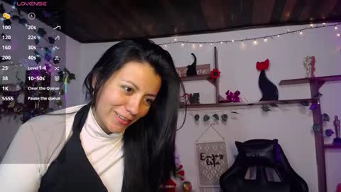 Snapshot of queenrose94 chatting on 03/04/26, 12:22 queenrose94 online show from 03/04/26, 12:22