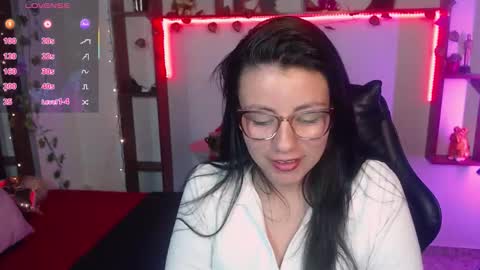 Snapshot of queenrose94 chatting on 03/10/26, 01:05 queenrose94 online show from 03/10/26, 01:05