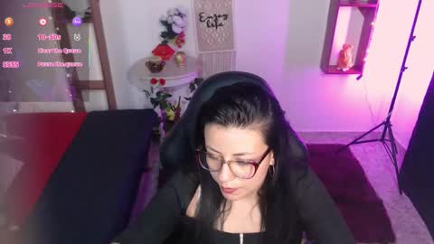 Snapshot of queenrose94 chatting on 03/12/26, 12:33 queenrose94 online show from 03/12/26, 12:33