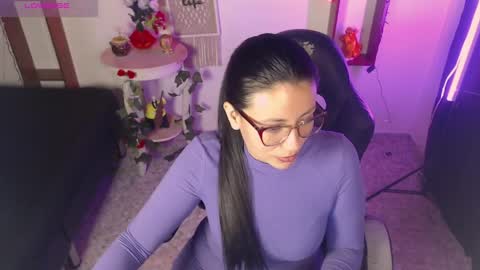 Snapshot of queenrose94 chatting on 04/07/26, 02:17 queenrose94 online show from 04/07/26, 02:17