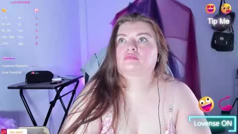 Snapshot of queensami7 chatting on 11/13/25, 01:48 Samantha online show from 11/13/25, 01:48