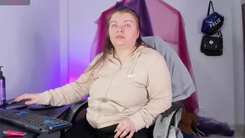 Snapshot of queensami7 chatting on 11/21/25, 04:33 Samantha online show from 11/21/25, 04:33