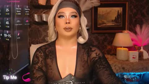 Snapshot of queensasha_destroyer chatting on 09/11/25, 11:32 queensasha_destroyer online show from 09/11/25, 11:32