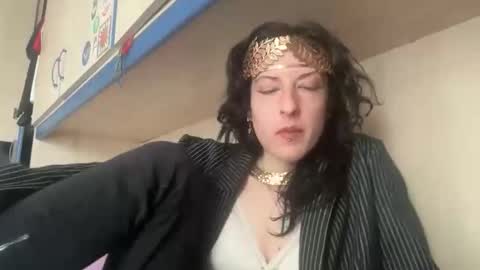 Snapshot of queenselket chatting on 04/04/26, 04:15 queenselket online show from 04/04/26, 04:15