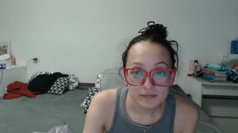 Snapshot of queensofiaqueen chatting on 04/11/26, 12:31 queensofiaqueen online show from 04/11/26, 12:31