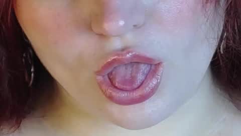 Snapshot of queenstasy chatting on 11/17/25, 07:30 Queen Stasy online show from 11/17/25, 07:30