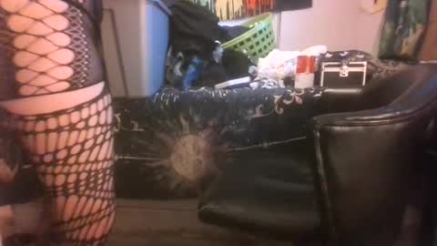 Snapshot of queenstonermami chatting on 06/18/26, 02:45 queenstonermami online show from 06/18/26, 02:45