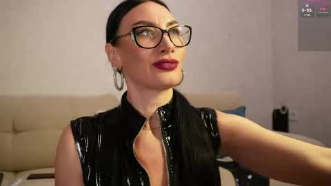 Snapshot of queenviktoria chatting on 04/15/26, 07:58 Viktoria online show from 04/15/26, 07:58