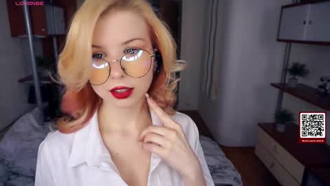 Tate online show from 11/26/25, 06:36