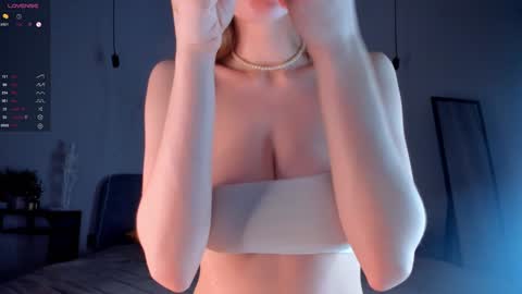 Teri  My favorite vibes 77 101 222 666 online show from 02/04/25, 01:23