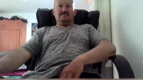 Snapshot of querubinrebelde chatting on 04/19/26, 05:01 Don Ramon online show from 04/19/26, 05:01