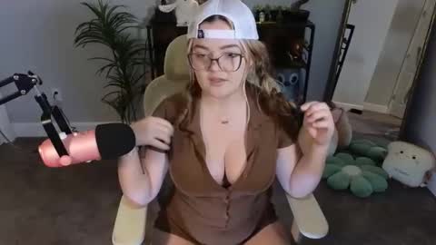 Bri online show from 11/30/25, 02:37