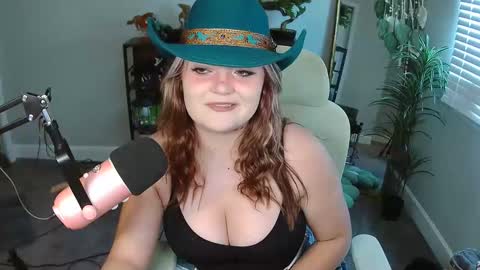 Snapshot of quervoqueen1 chatting on 04/13/26, 07:52 Bri online show from 04/13/26, 07:52