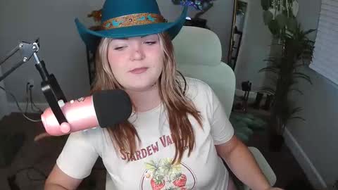 Snapshot of quervoqueen1 chatting on 04/30/26, 02:07 Bri online show from 04/30/26, 02:07