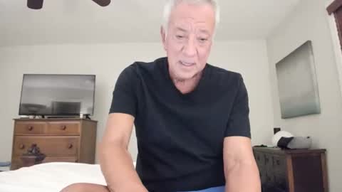 Snapshot of quest_one chatting on 12/21/25, 12:51 Jim online show from 12/21/25, 12:51