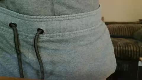 Snapshot of questionsfordays chatting on 04/28/26, 07:35 DaddyDreams online show from 04/28/26, 07:35