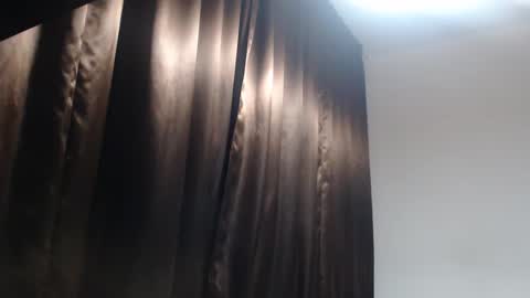 oilypanda online show from 02/12/25, 10:15