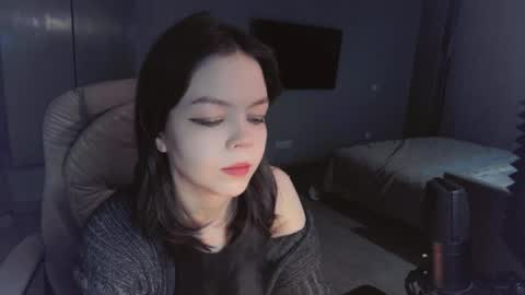 Snapshot of quietluxury chatting on 04/17/26, 01:14 quietluxury online show from 04/17/26, 01:14