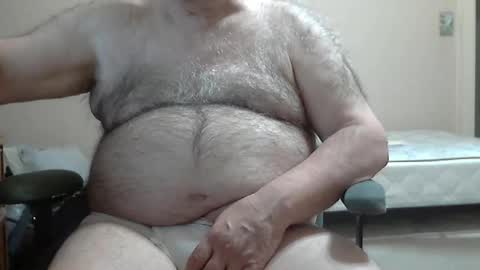 Snapshot of quietnshy2 chatting on 04/13/26, 02:06 quietnshy2 online show from 04/13/26, 02:06