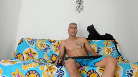 Snapshot of quinnandpuma chatting on 12/08/24, 11:40 QuinnAndPuma online show from 12/08/24, 11:40