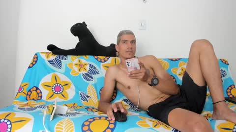 Snapshot of quinnandpuma chatting on 12/11/24, 01:15 QuinnAndPuma online show from 12/11/24, 01:15