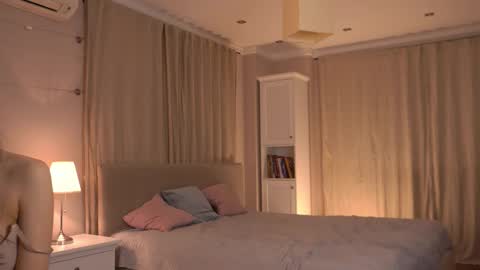 Snapshot of qwelbi chatting on 12/05/25, 04:14 kiri online show from 12/05/25, 04:14