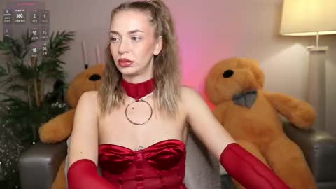 Nova Hollis online show from 12/20/25, 10:22