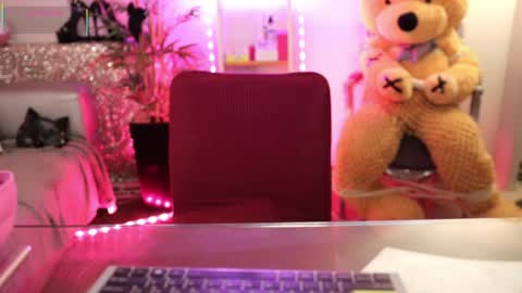 Snapshot of qwennx chatting on 04/03/26, 02:42 Nova Hollis online show from 04/03/26, 02:42