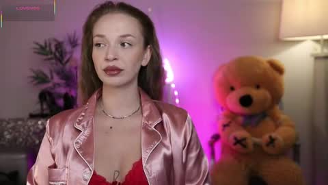 Snapshot of qwennx chatting on 04/11/26, 06:51 Nova Hollis online show from 04/11/26, 06:51