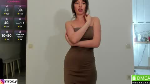 Snapshot of r00xvel chatting on 04/06/26, 02:07 r00xvel online show from 04/06/26, 02:07