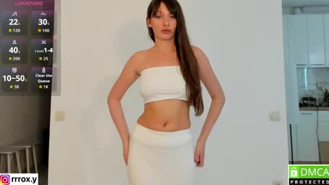 Snapshot of r00xvel chatting on 04/14/26, 06:30 r00xvel online show from 04/14/26, 06:30