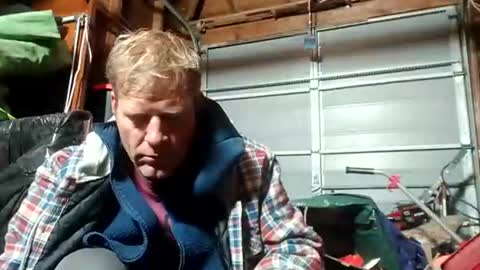 Snapshot of r04233054 chatting on 11/23/25, 05:46 r04233054 online show from 11/23/25, 05:46