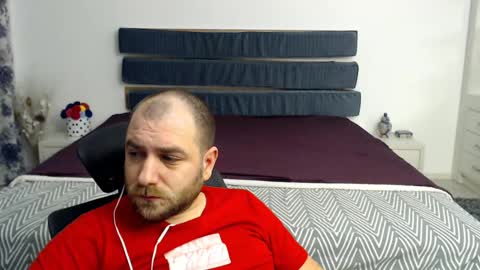 Snapshot of r0bila chatting on 02/10/25, 01:35 R0bila online show from 02/10/25, 01:35