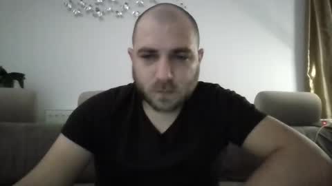 Snapshot of r0bila chatting on 03/12/25, 07:02 R0bila online show from 03/12/25, 07:02