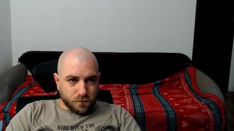 Snapshot of r0bila chatting on 10/20/25, 08:31 R0bila online show from 10/20/25, 08:31