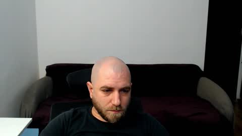 Snapshot of r0bila chatting on 11/15/25, 11:10 R0bila online show from 11/15/25, 11:10