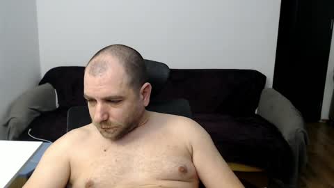 Snapshot of r0bila chatting on 04/07/26, 09:59 R0bila online show from 04/07/26, 09:59