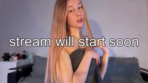 Snapshot of r1nav1 chatting on 03/17/26, 04:28 sweet Vivi online show from 03/17/26, 04:28