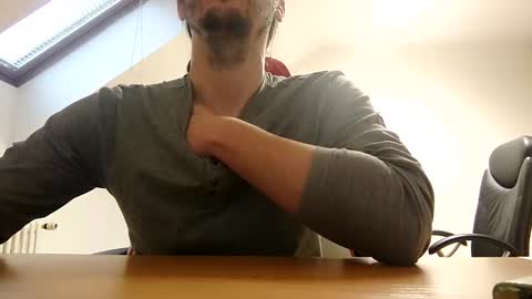 Snapshot of r301hp chatting on 02/07/25, 11:45 r301hp online show from 02/07/25, 11:45