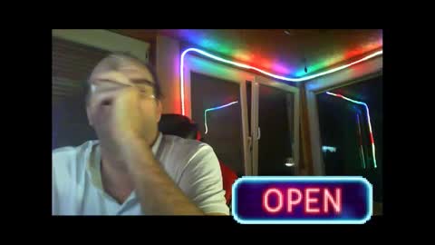 Snapshot of r_2d2_ chatting on 12/13/24, 09:30 dj mike online show from 12/13/24, 09:30