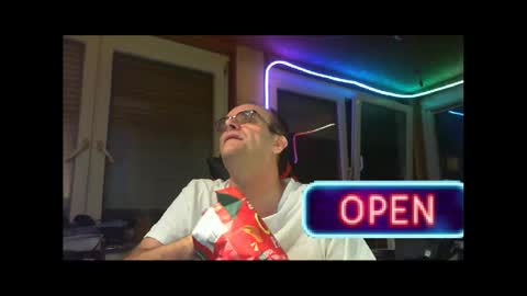 Snapshot of r_2d2_ chatting on 03/02/25, 01:04 dj mike online show from 03/02/25, 01:04