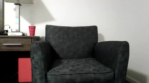 r_monkey583 online show from 11/17/25, 03:18