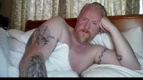 Snapshot of r_o_h_a_n chatting on 09/17/25, 08:05 r_o_h_a_n online show from 09/17/25, 08:05