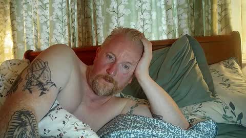 Snapshot of r_o_h_a_n chatting on 10/30/25, 10:38 r_o_h_a_n online show from 10/30/25, 10:38